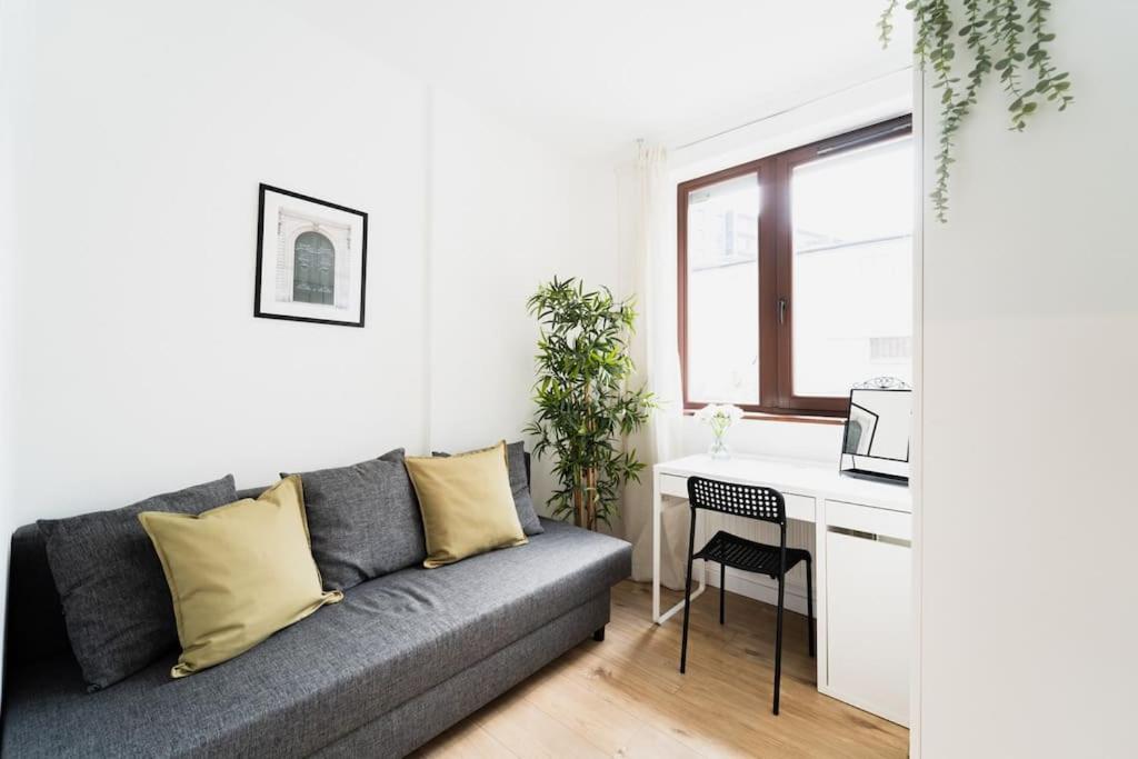 City Center - 3 Rooms - New Building - Private Parking Place - Garage Wrocław Exteriör bild