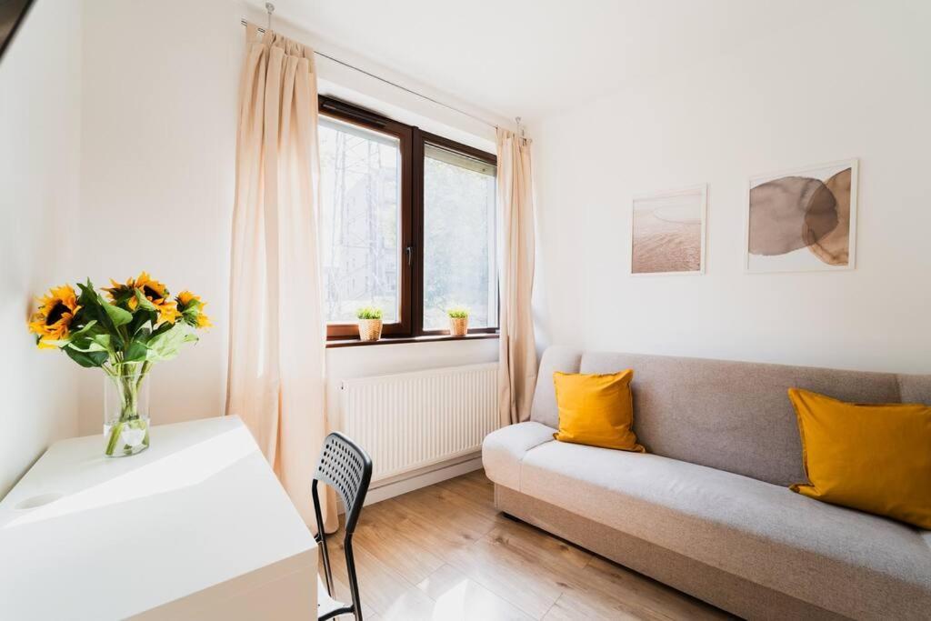 City Center - 3 Rooms - New Building - Private Parking Place - Garage Wrocław Exteriör bild
