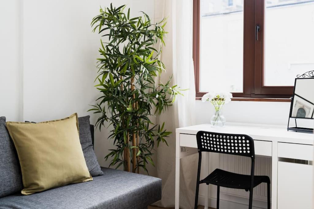 City Center - 3 Rooms - New Building - Private Parking Place - Garage Wrocław Exteriör bild